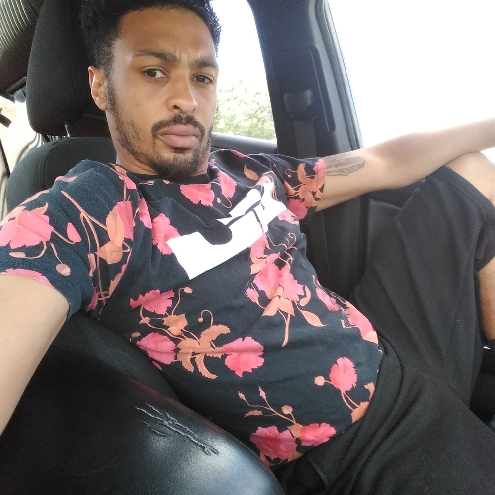 Meet your Posher, Yella